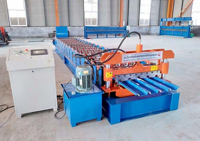 Total Power 4 Kw Corrugated Sheet Roll Forming Machine Voltage 380V 50Hz 3 Phases