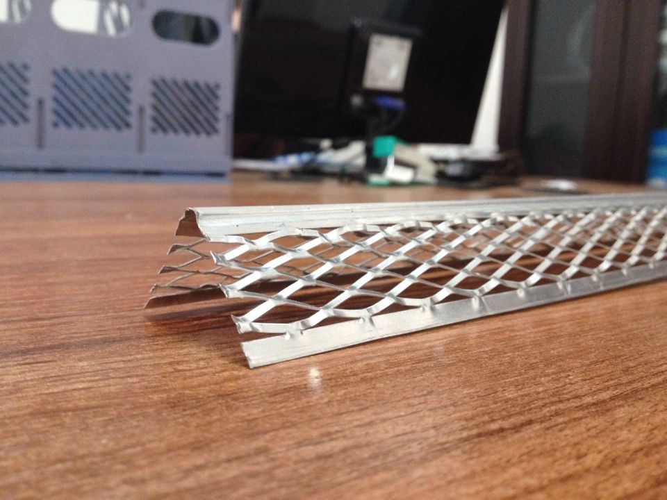 External Render Aluminium Angle Bead 32x32mm 0.40 / 0.45mm Thickness