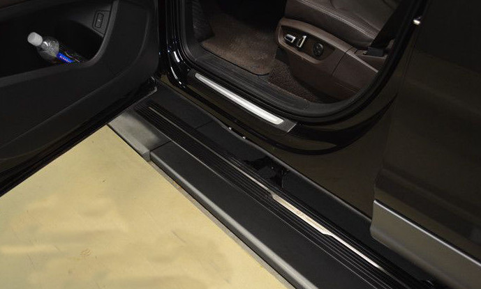 Range Rover Evoque Electric Powersteps and Running Boards with Sleek Design