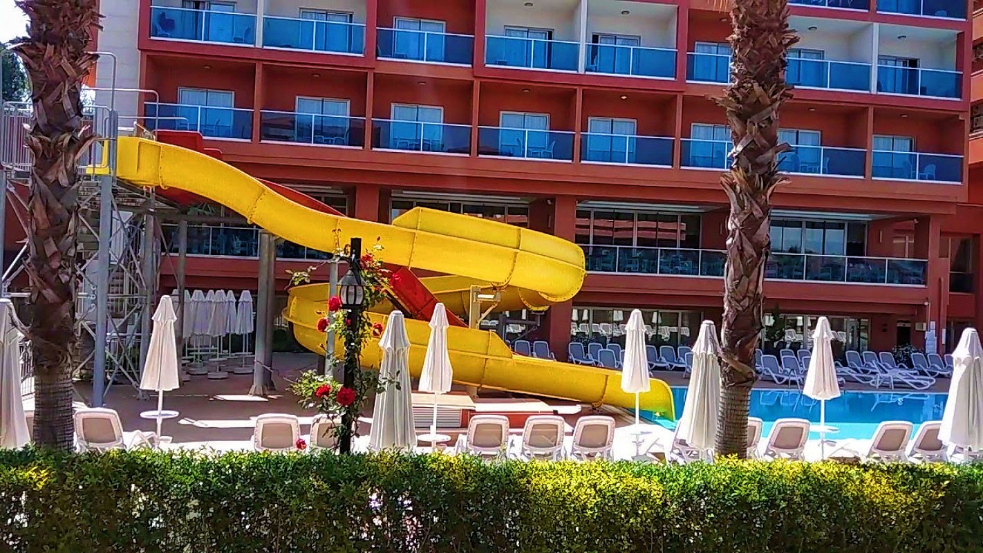 Kids Water Playground Rides Water Fun Swimming Pool Wide Spiral Slide