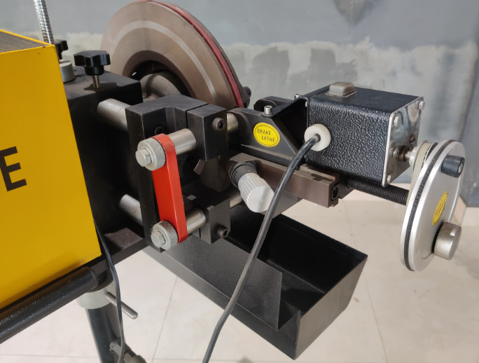 High Efficiency Disc Brake Lathe 120rpm For Vehicle Maintenance T2009