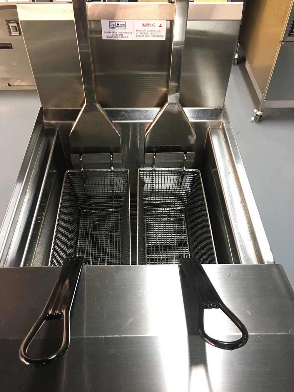 Auto Lift&Down Two Pots Four Baskets With Oil Filtration Electric Heating Chips Open Deep Fryer