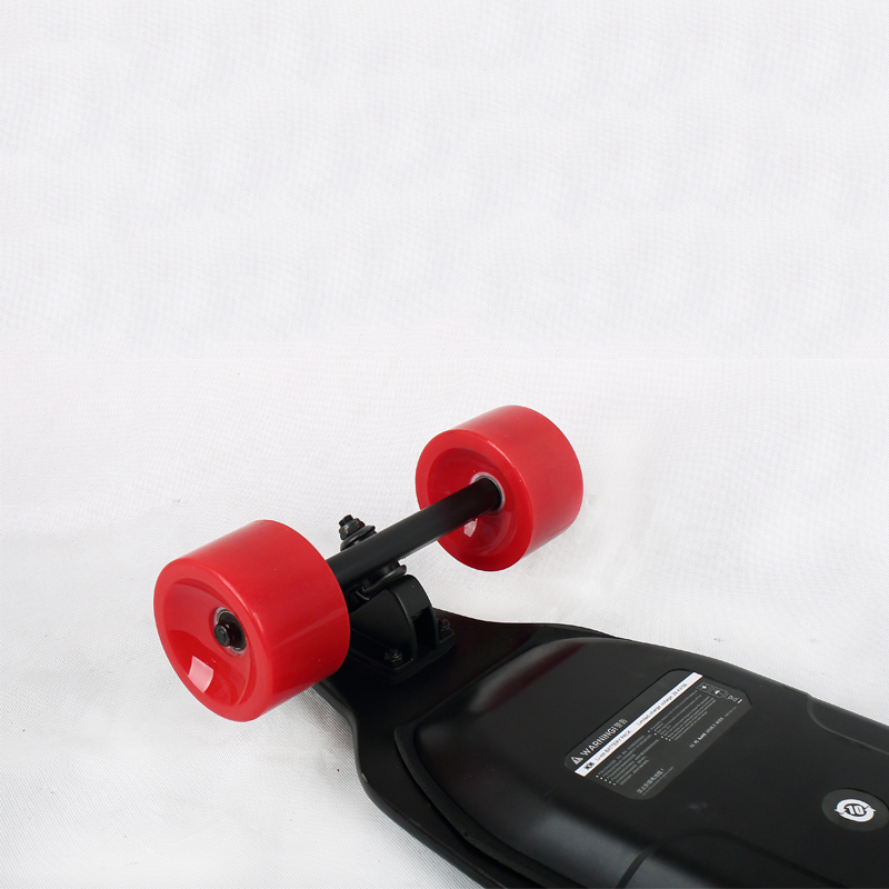 40KM/H Portable Electric Skateboard 8 Ply Maple High Speed Red Warning Taillights