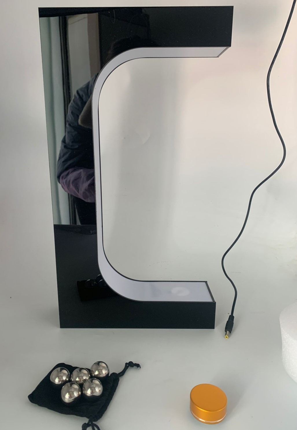 new customize magnetic levitation floating sport shoes display stand with remote controller