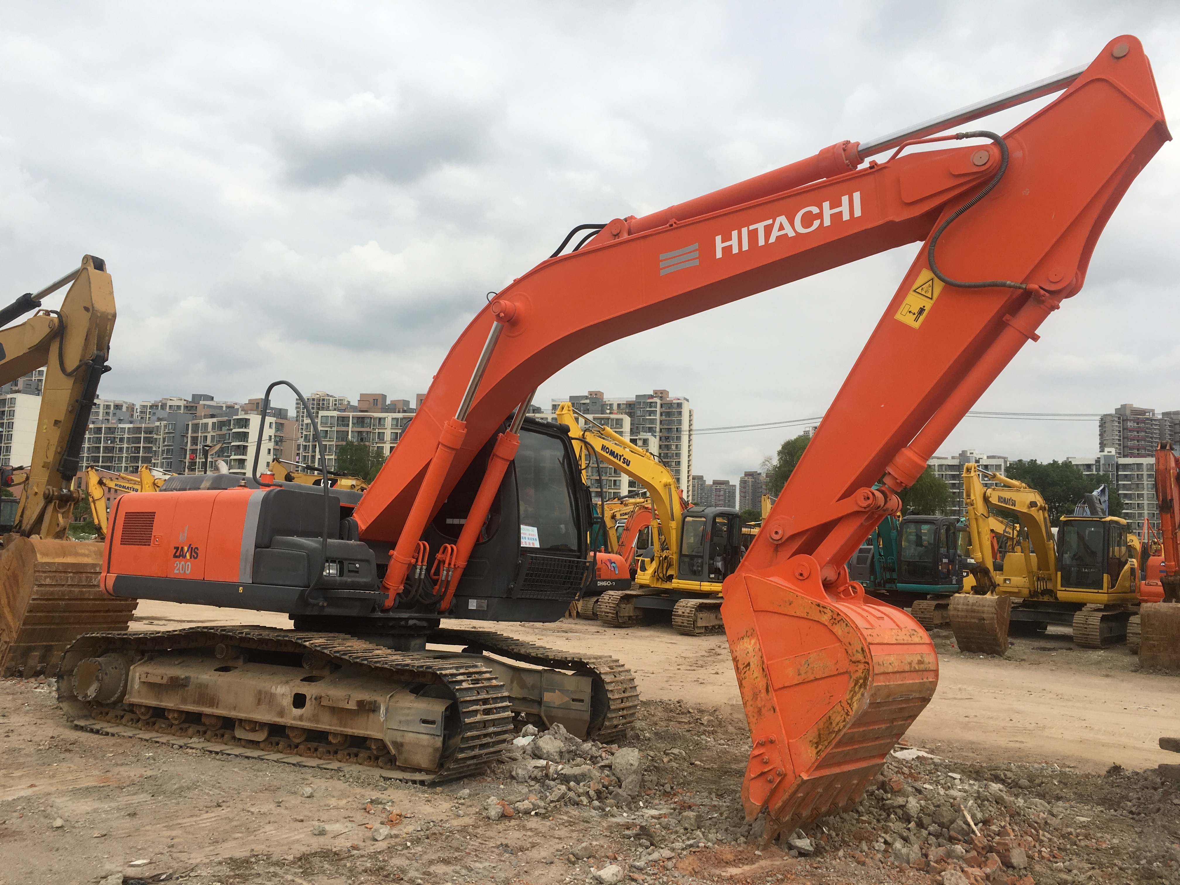 Used ZX200 ZX240 ZX350 EX200 Japan Good Condition Hydraulic Digger Excavator For Sale