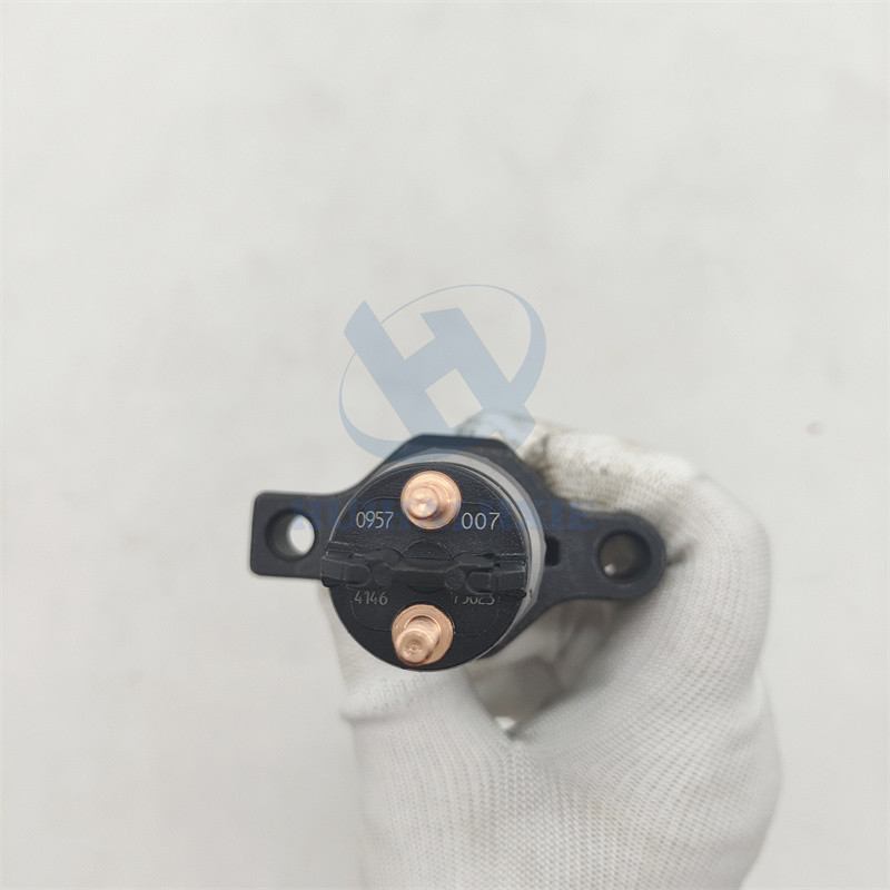 Diesel Fuel Injection Pump Parts 0445120007 Common Rail Fuel Injector Assy 4B 3.9L Engine Fuel Injector