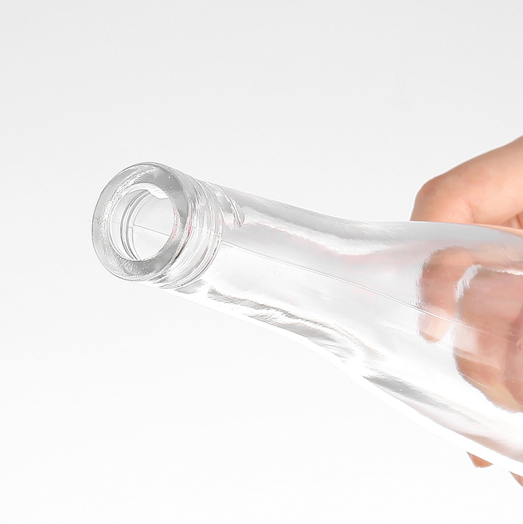Customized 380ml 500ml 750ml Clear Glass Bottle for Liquor Vodka Empty and Affordable