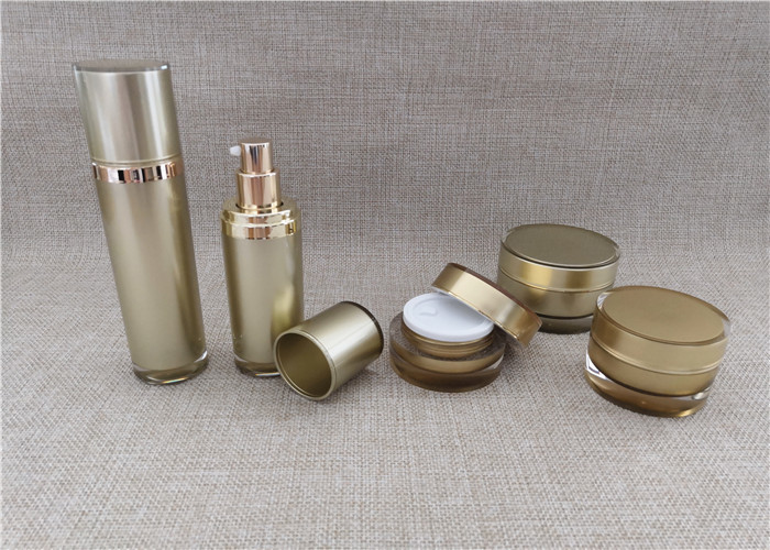 Refillable Airless Cosmetic Bottles Screw Down Lock Type Acrylic Material