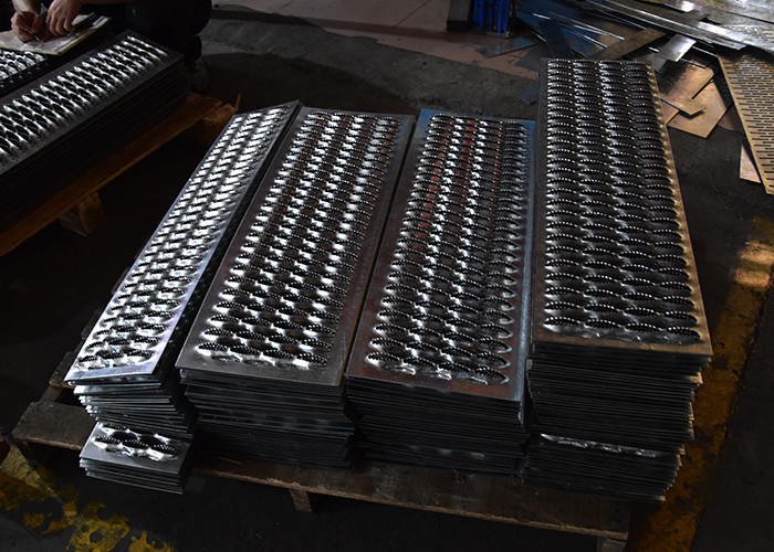 Custom Aluminum Iron SS 4mm Thick Perforated Metal Plate