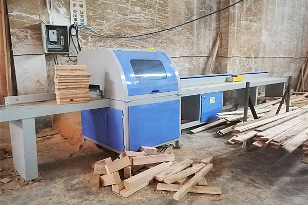 CNC Wood Board Wood Block Cutting Saw