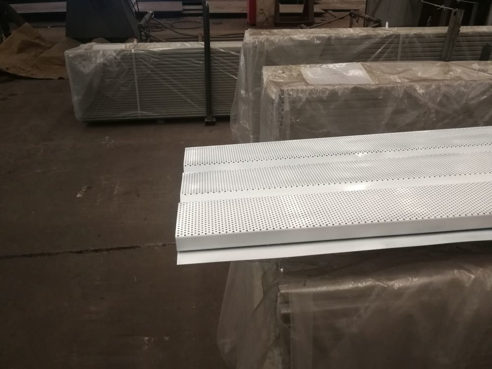 Customized Perforated Corrugated Metal Panels Iron AiSi Standard