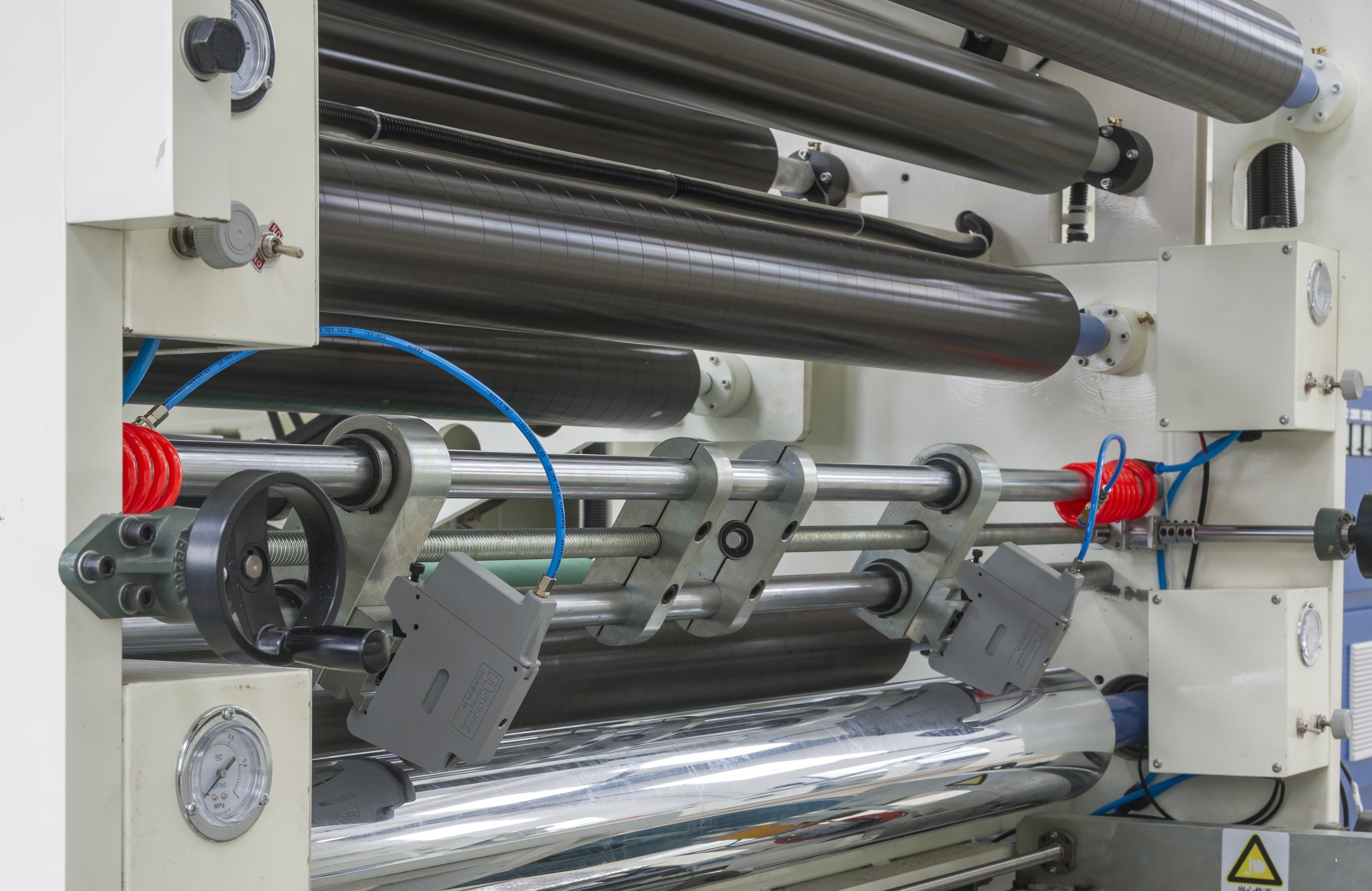 Laminating Film Extrusion Laminating Machine For Protective Laminating Film In White And Blue