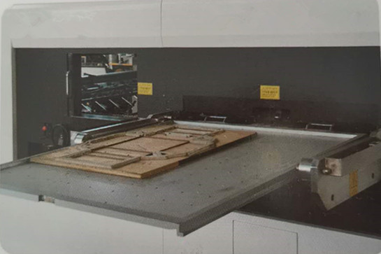 Paper Board Cutting Machine for Semi Automatic Die Cutting of Corrugated Cartons