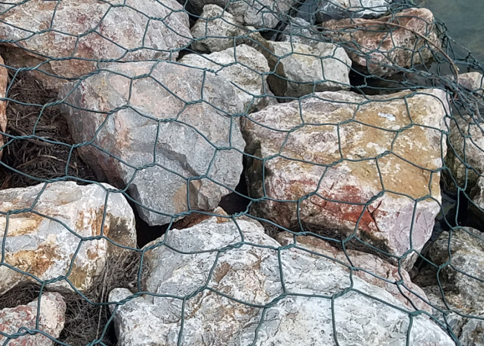 Galvanized Steel Wire 1m-6m Hexagonal Gabion Baskets For Water Soil Bridge Protection