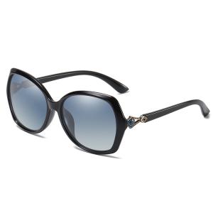China BSCI Oversized Designer Polarized Fashion Sunglasses UV400 Resin Lens wholesale