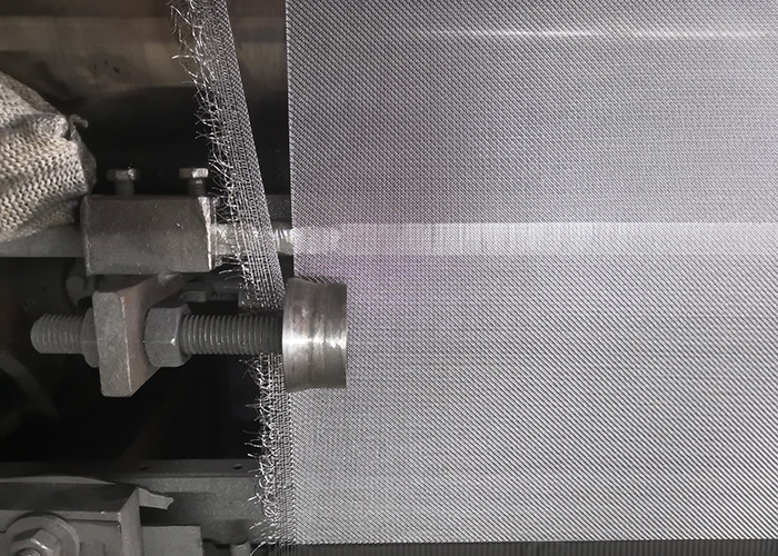 2000mm Shuttleless Weaving Machine , Plc Control Wire Mesh Making Machine