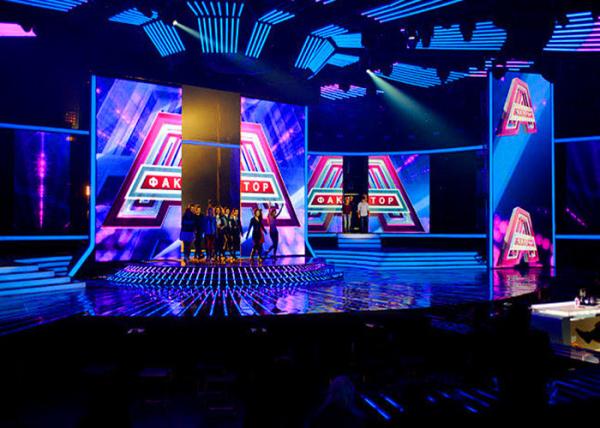 Full Color P4 Indoor Rental LED Display SMD2121 Super Slim Cabinet Stage