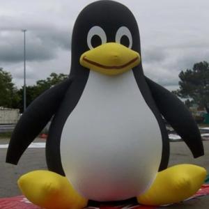 China Hot sell giant inflatable pengiun animals model wholesale
