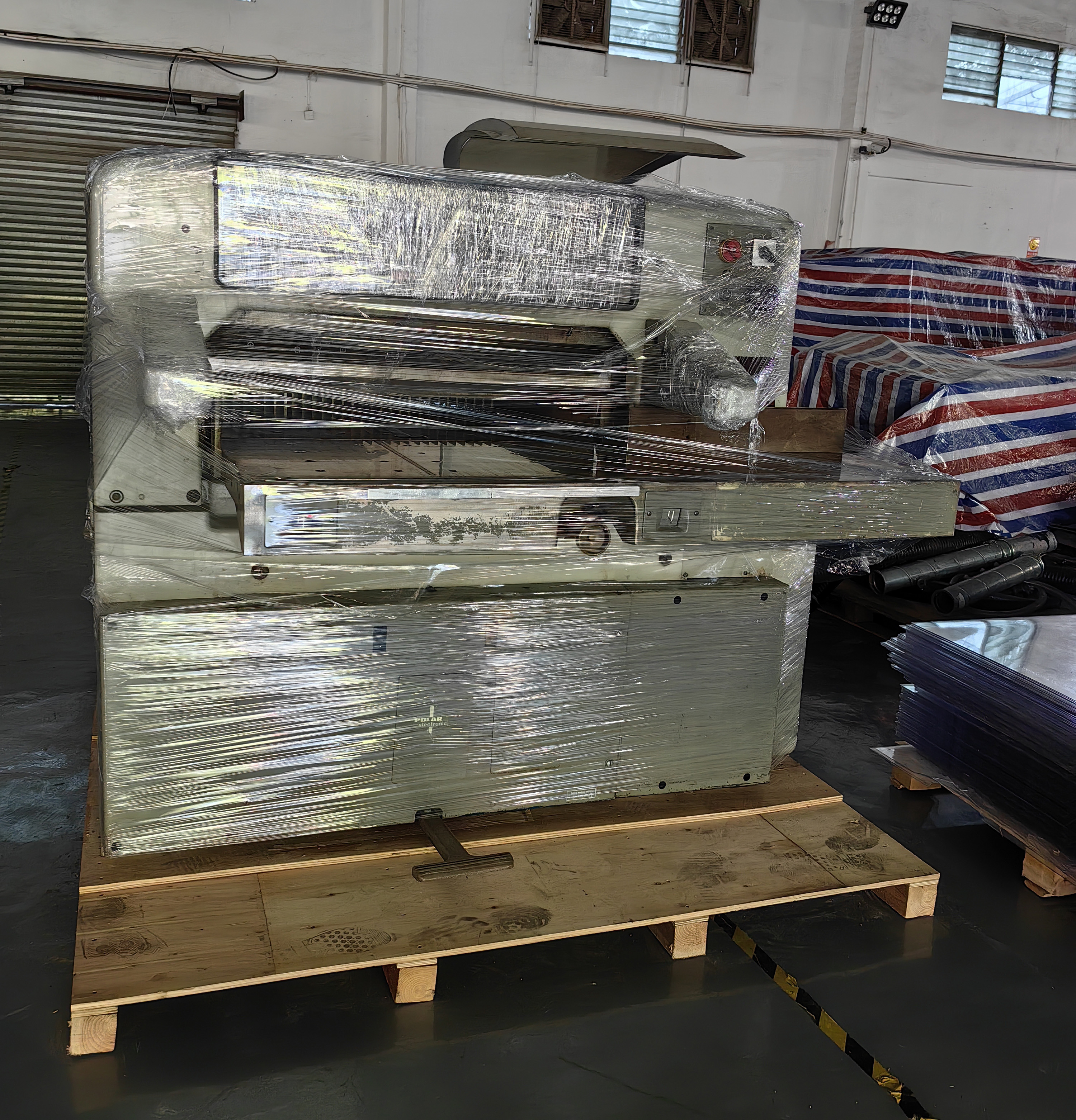 Printing Shops Paper Cutting Machine Polar Guillotine 920 Cutter for Precise Cuts