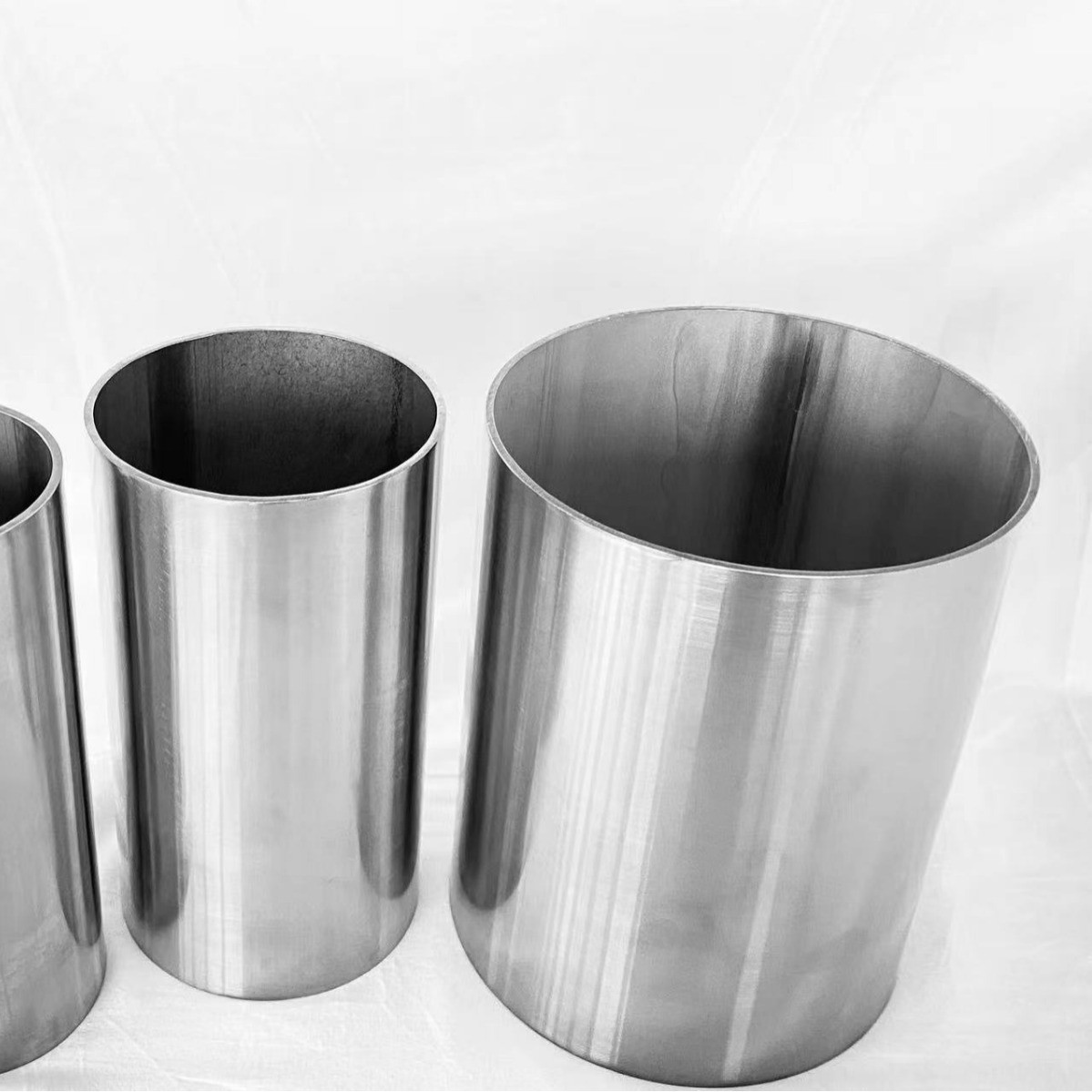 304 Round Laser Pipe Cutting Laser Cut Stainless Steel Pipe Seamless