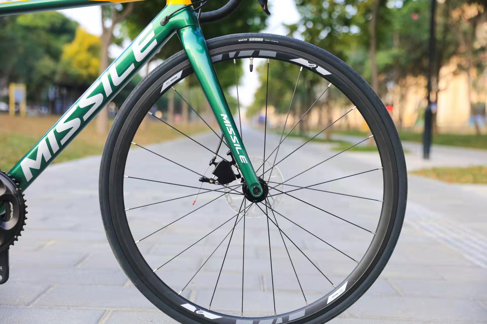 22 Speed Aluminum Alloy Road Bike R7020 700C Bicycle For Men Lightweight And Advanced
