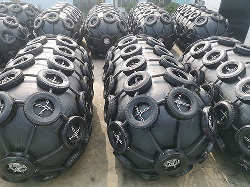 50KPa Yokohama Pneumatic Fender 80KPa Ships Dock Fenders For Boats