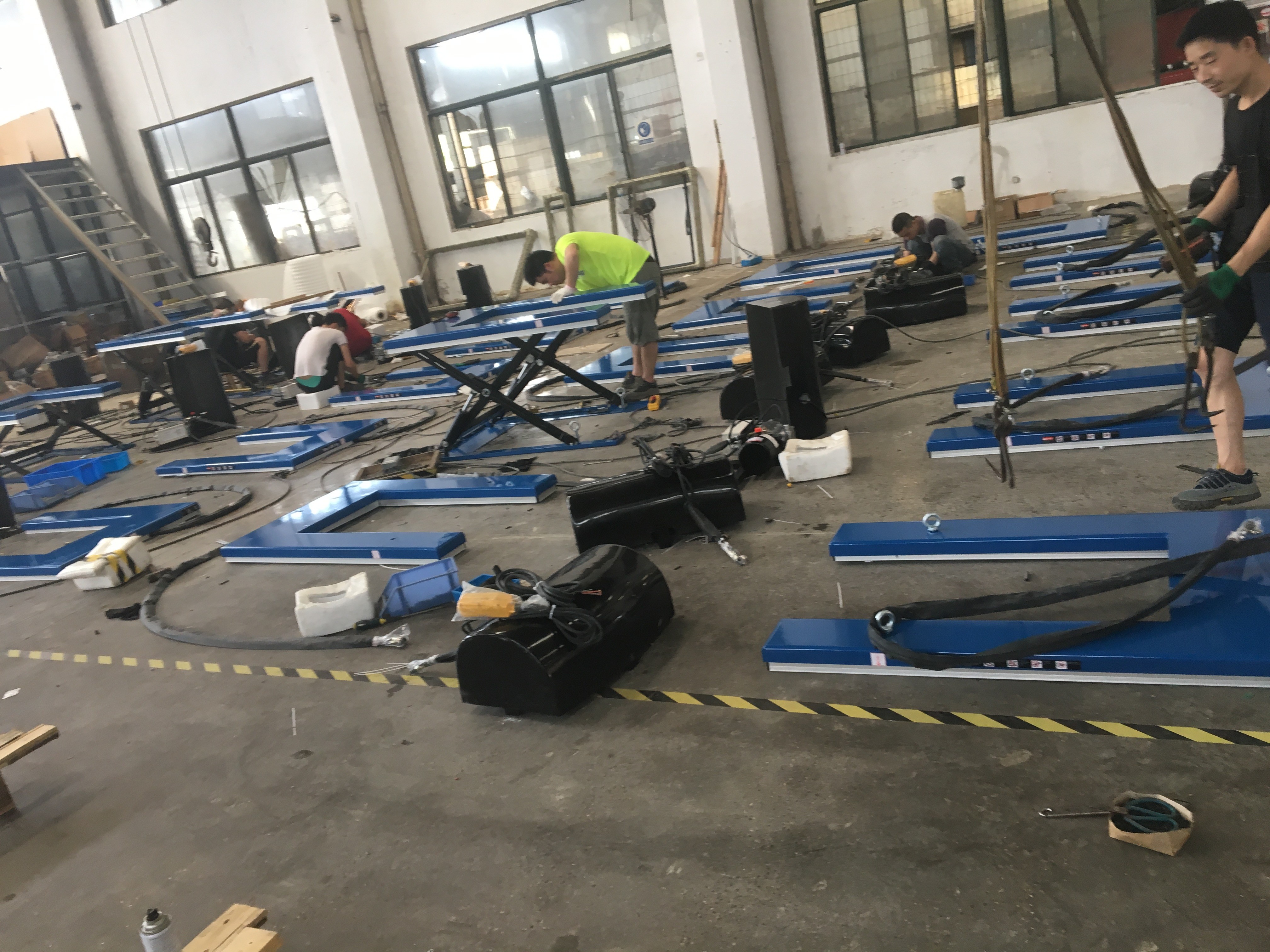 Low Profile Electric Scissor Lift Table 300kg 500kg 800kg Minimum Height 85mm