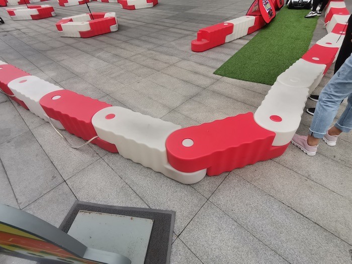 Yisong Solid Billet Aluminum Molder Road Barrier