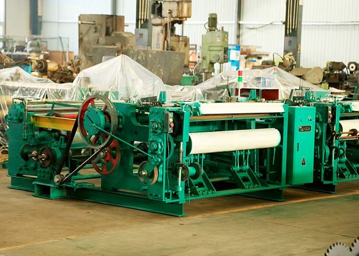 PLC Control Wire Mesh Manufacturing Machine , Automatic Crimped Wire Mesh Machine