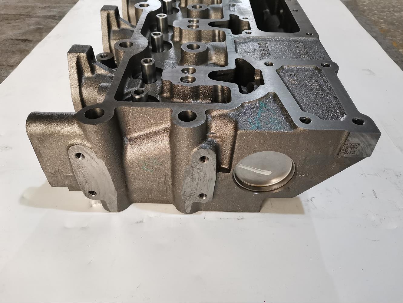Orignal Dongfeng Cumminss 6CT8.3 Engine Cylinder Head Assembly Original ISO9001 3968902 3939346 3973493 4942463 3936292