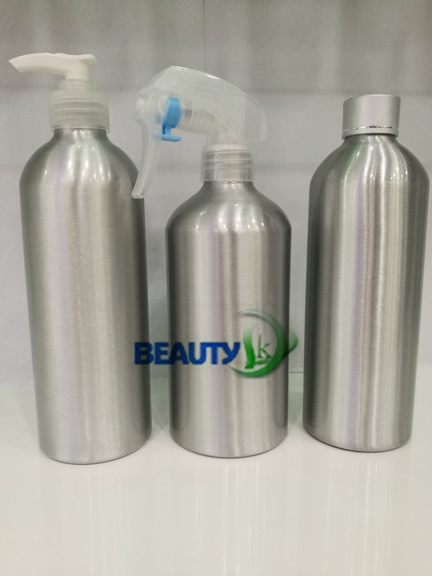 Empty metal cosmetic Packaging refillable aluminum hair salon spray bottles with pumps