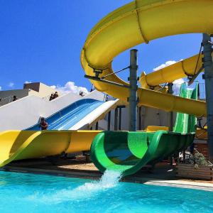 China 5-12 Meters Width Fiberglass Swimming Pool Slide for Land Transport Customers wholesale