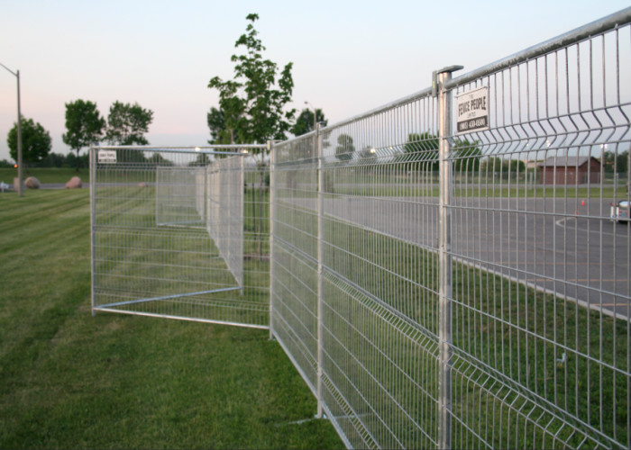 Temporary Steel Mesh Fencing 3mm Wire Diameter PVC Coated Easy Installation