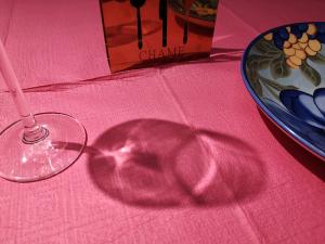 China Waterproof Holiday Disposable Premium Paper Tablecloths For Party All Seasons wholesale