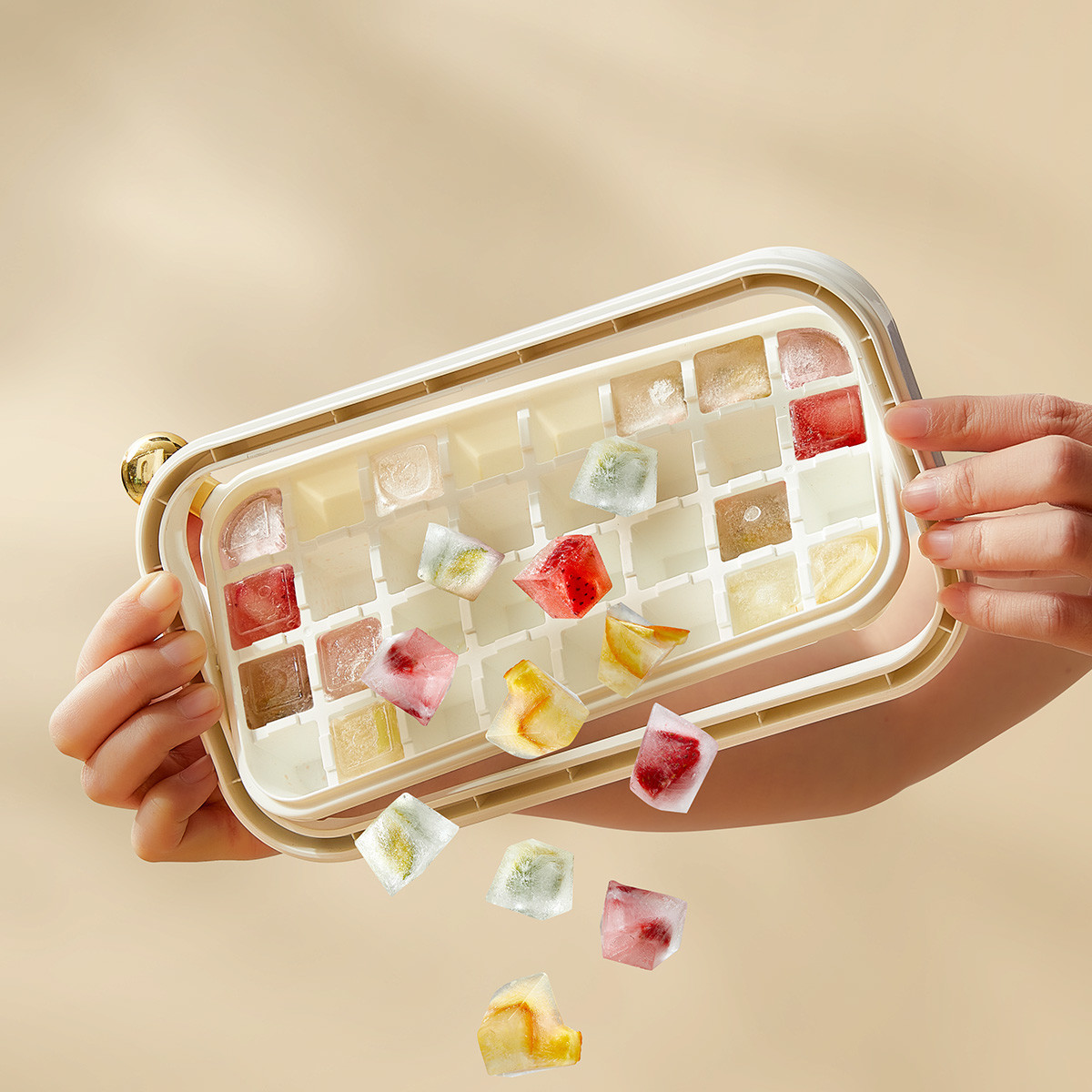 Fridge Multilayer Stackable Ice Cube Trays 32 Grids Flip Out Custom Ice Cube Molds