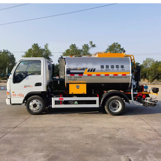 Factory Direct Supply Mini 3 m³ JAC Truck Asphalt Sprinkler Truck Mud Sprinkler Truck