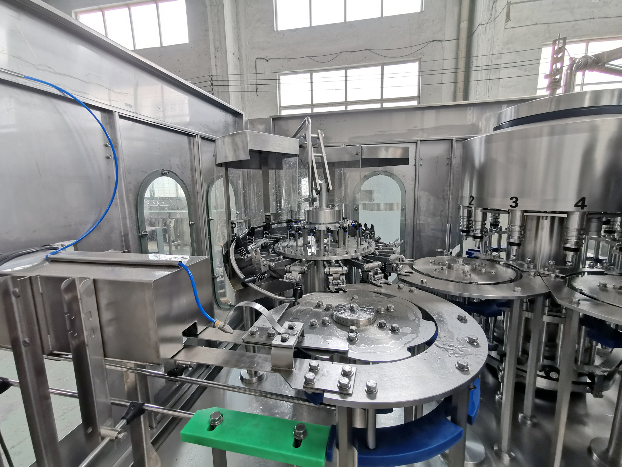 ISO9001 110mm Industrial 6000BPH Mineral Water Manufacturing Plant
