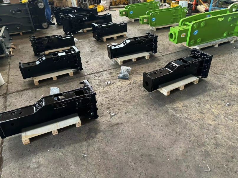 4ton-7ton Excavator Breaker Chisel Tool 68mm SB40 Silence Type Box Type Breaker