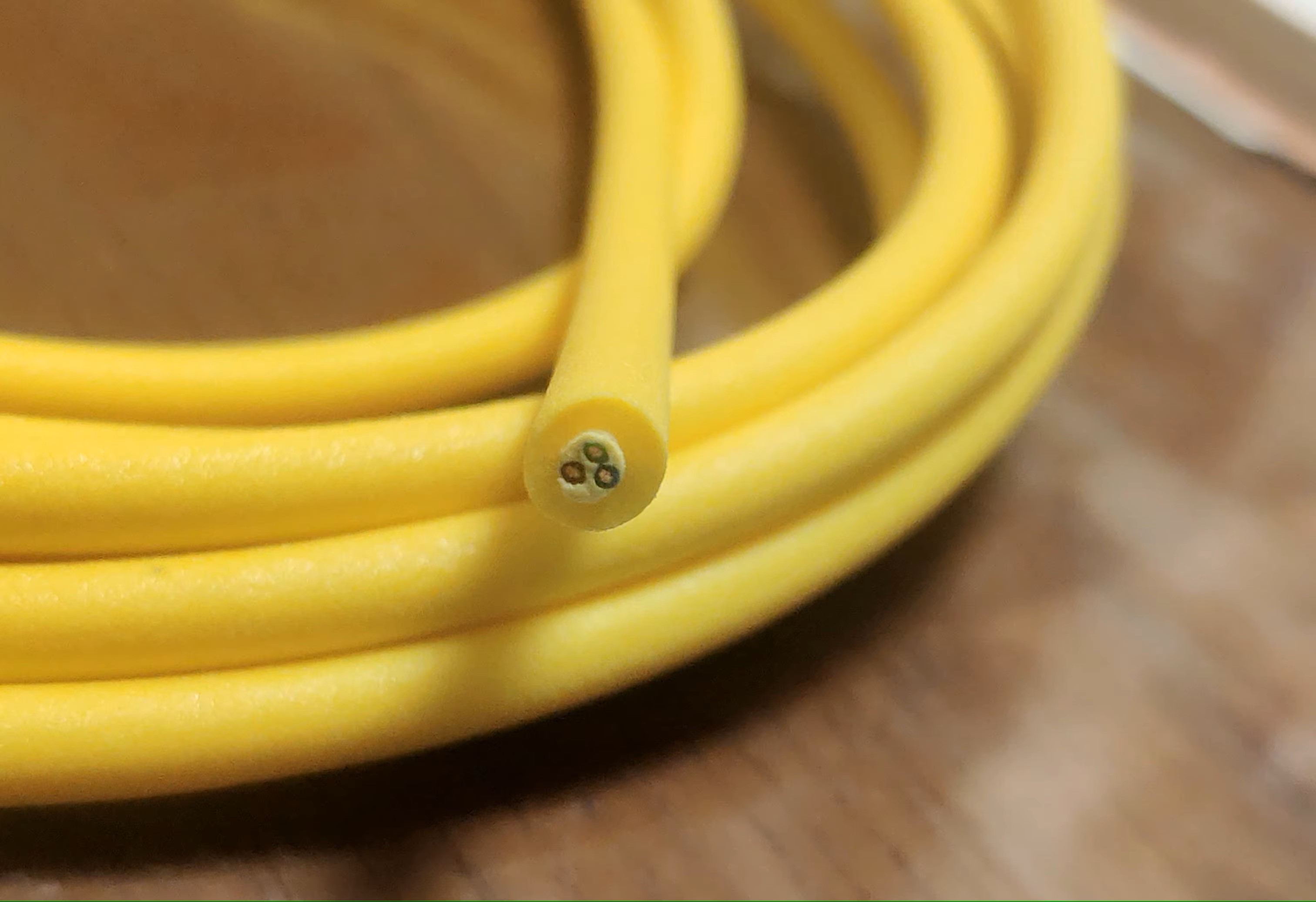 Waterproof Halogen-Free Swimming Pool Floating Cable for Flame Retardant Applications