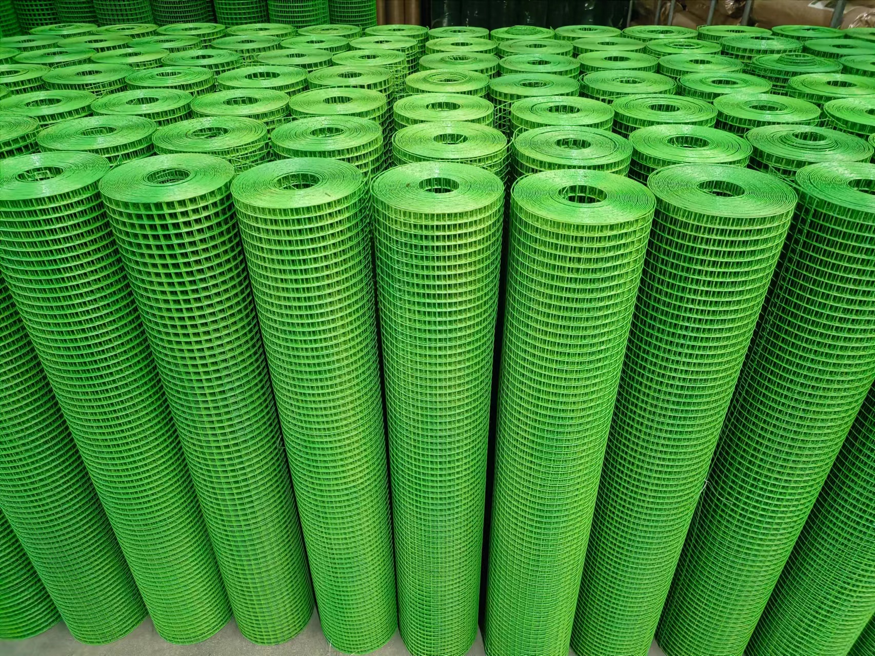 Factory good price 1/2" welded wire mesh roll