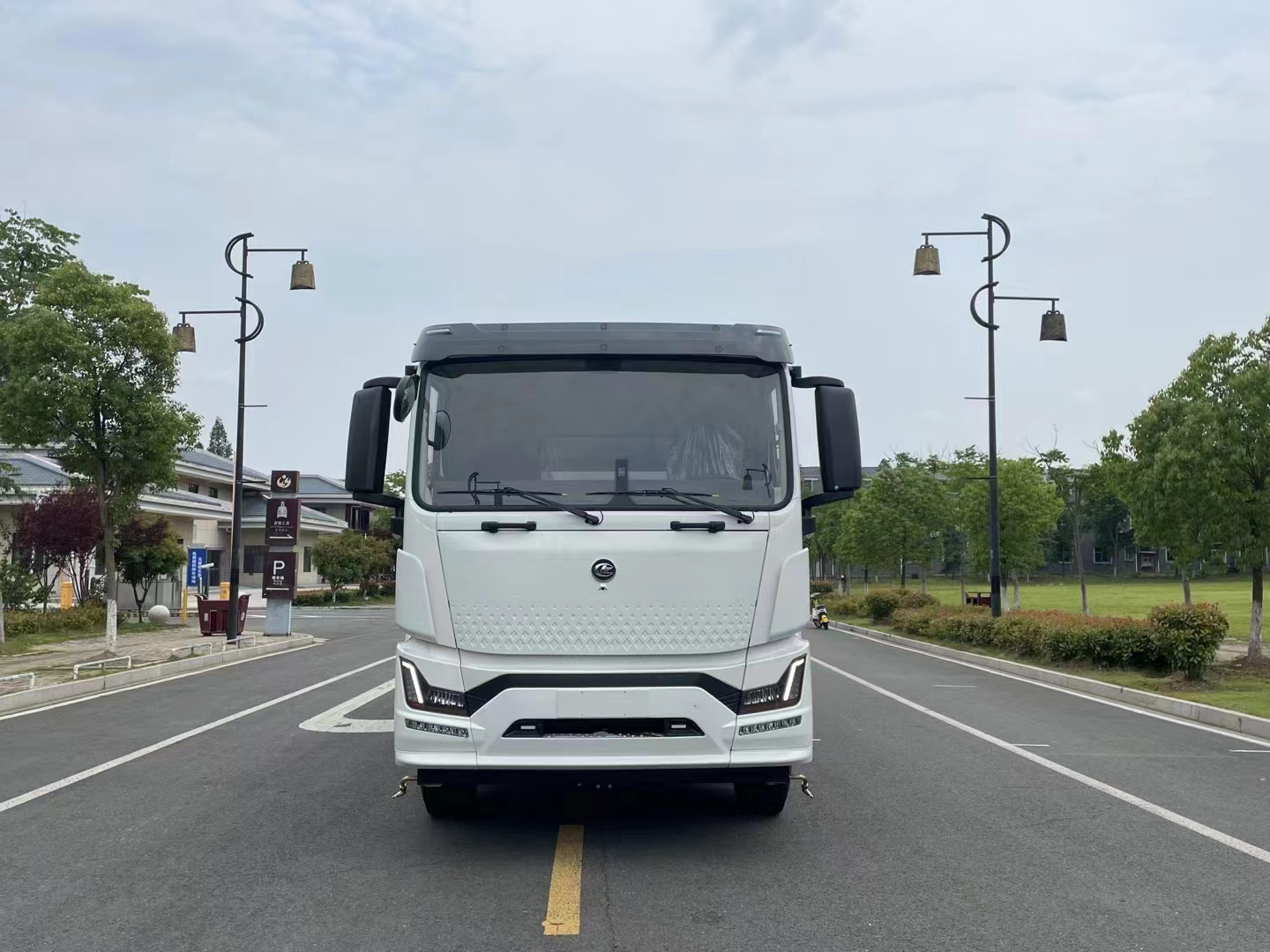 High Quality Road Maintenance and Cleaning Wet Multifunctional Dust Collection and Cleaning Vehicle