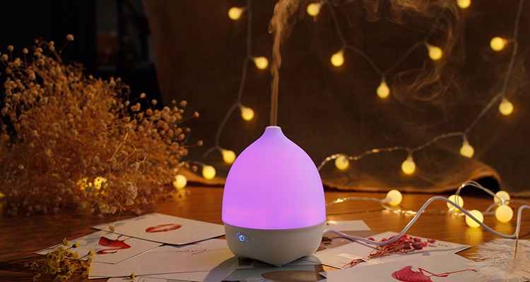 Portable Fashional Design USB 70ml Ultrasonic Aroma Diffuser and Humidifier Home Appliance
