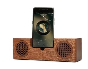 China Mini Wooden Bluetooth Speaker , 1200mAh Battery Phone Charger Holder wholesale