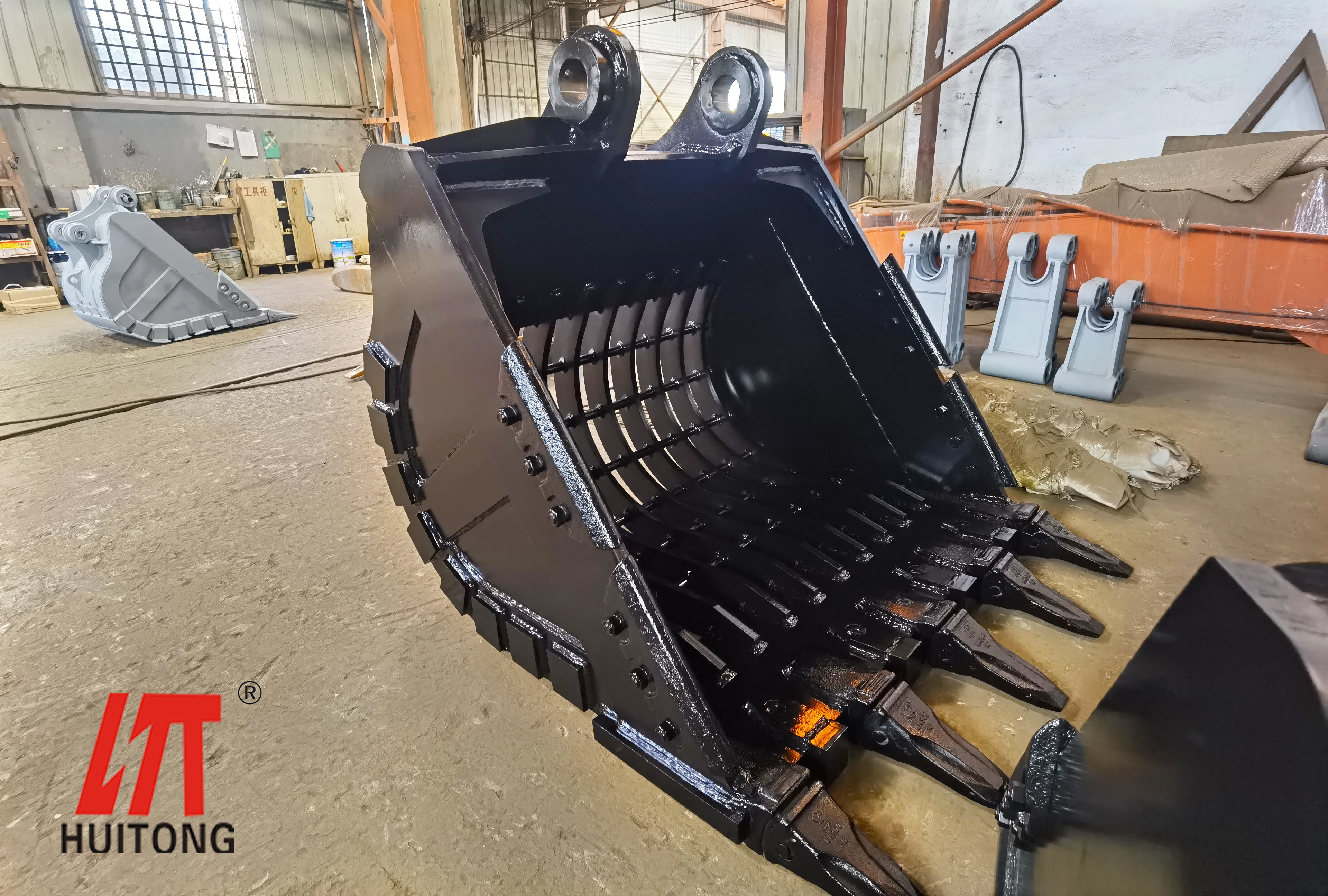 Wear Resistant NM400 1.5m3 Excavator Sieve Bucket