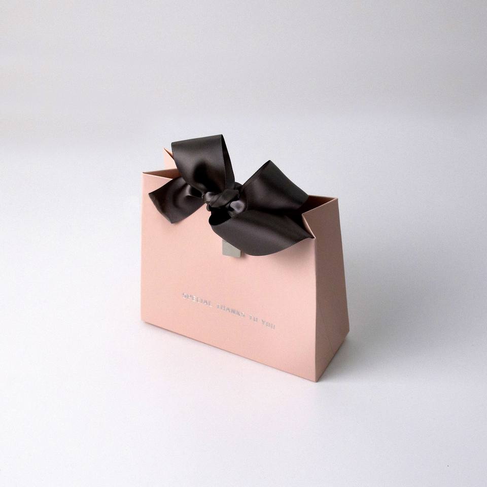 Customer's Logo Retail Boutique Shopping Gift Luxury White Paper Bag with Customized Size
