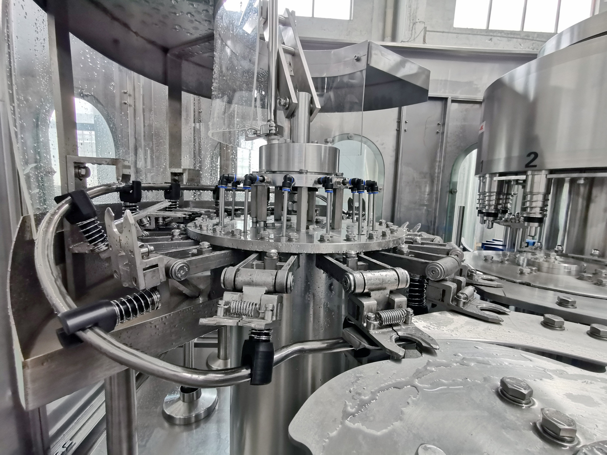 Rotary Type Customized Plastic Bottle Filling Machine Plc Automatic Control Fully