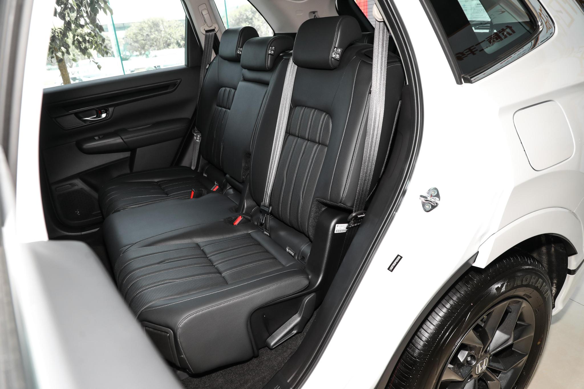 2024 Compact 5 Door 5 Seats Gasoline Hybrid Car with Real-Time-4Wd and Maximum Engine Torque of 243 Energy Type Gasoline