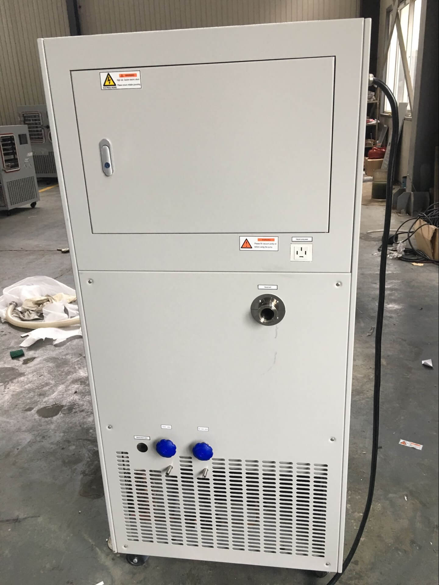 Pilot vacuum freeze dryer (2)