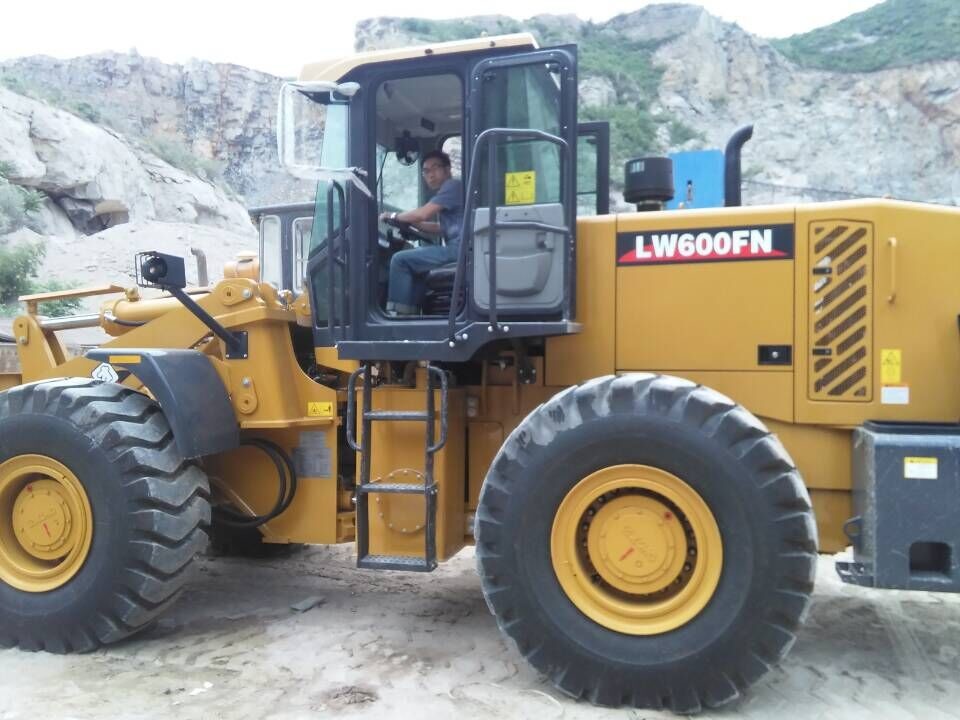 Anti Dust Structure Mini Compact Wheel Loader With 5000kg Load Long Wheelbase