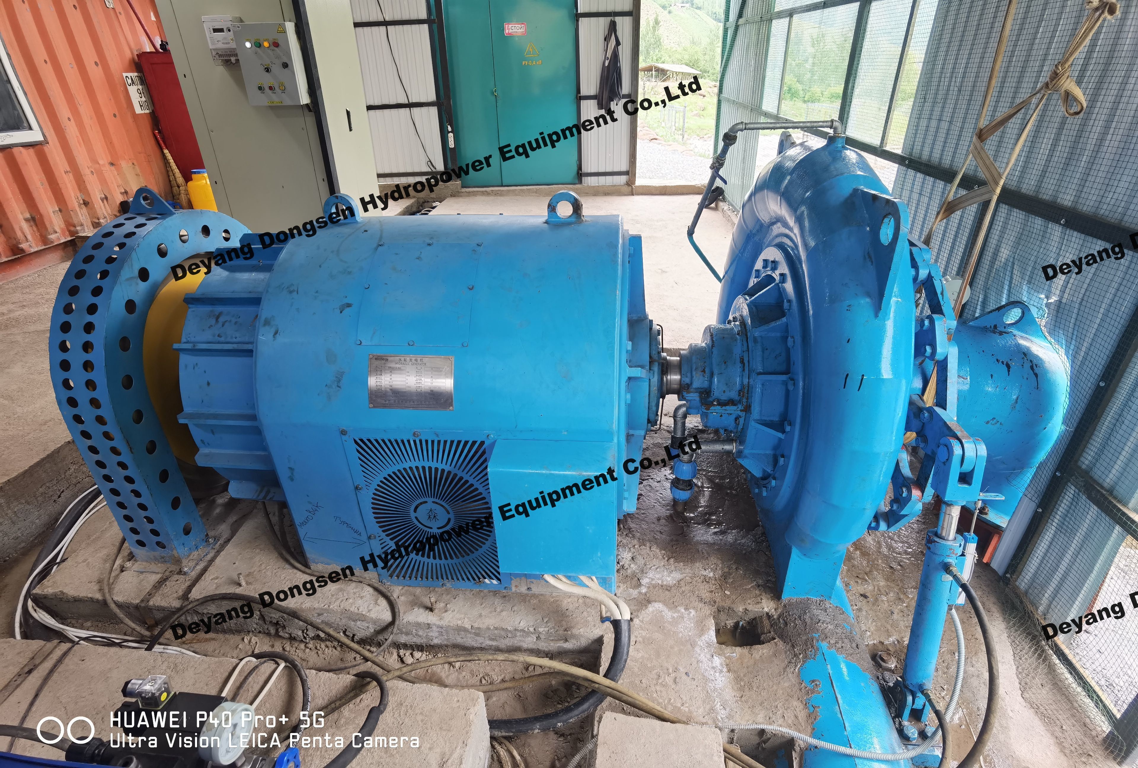 Custom Color Water Turbine 200kw-20mw Power Output Air / Water Cooling